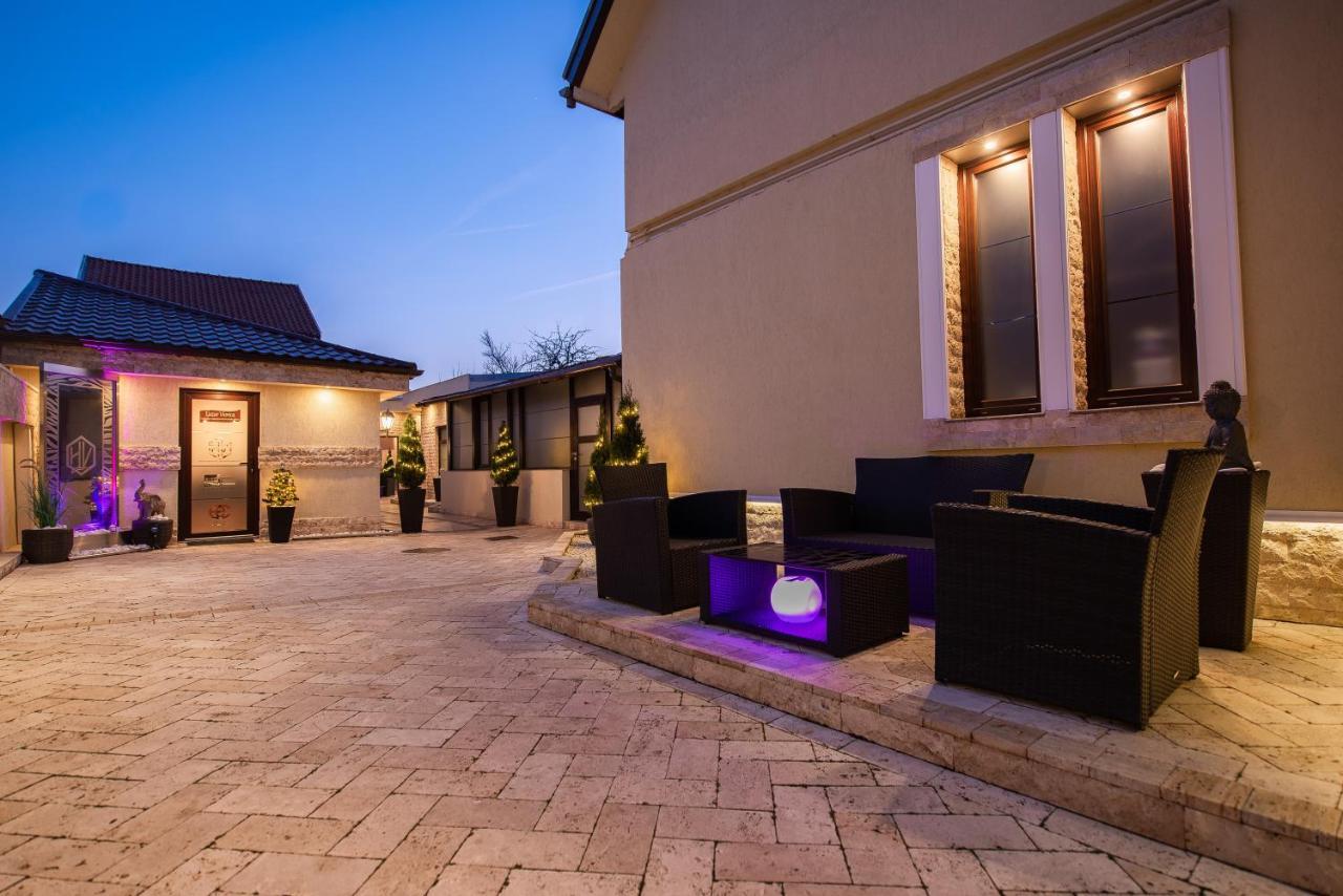 H & V Residence - Split Level Apartment أراد المظهر الخارجي الصورة