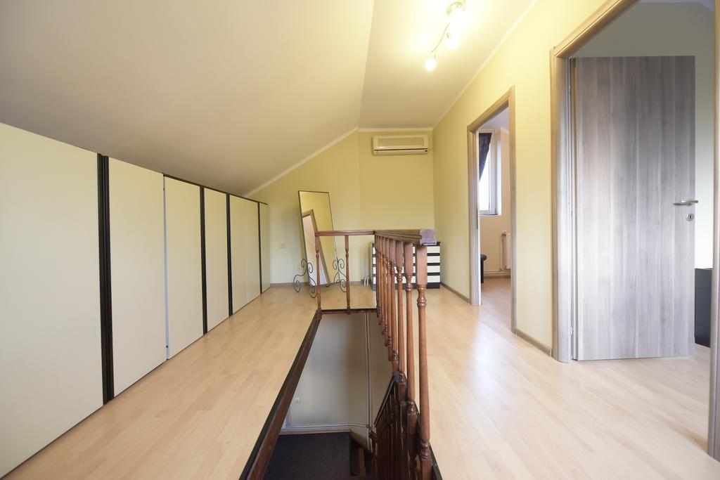 H & V Residence - Split Level Apartment أراد المظهر الخارجي الصورة